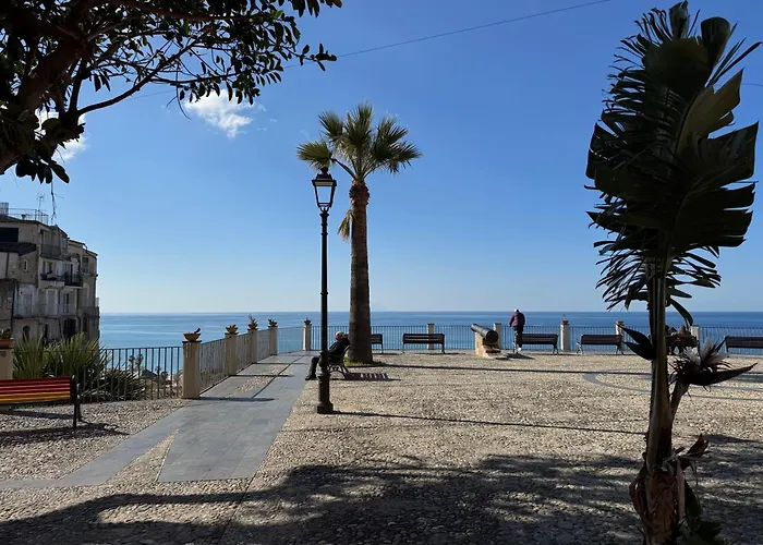 Fourteensuitetropea
