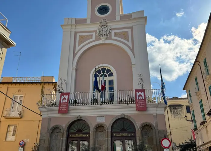 Fourteensuitetropea